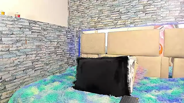 Snapshot of Julian_wolf18 chatting on 24, 10, 2025 Julian wolf18 online show from 24, 10, 2025