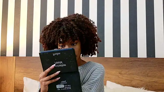 Snapshot of Stellaciel_ chatting on 24, 10, 2025 Stellaciel online show from 24, 10, 2025