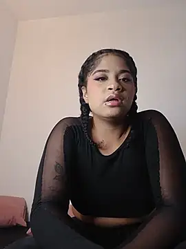 Snapshot of camilafoox7 chatting on 9, 10, 2025 camilafoox7 online show from 9, 10, 2025