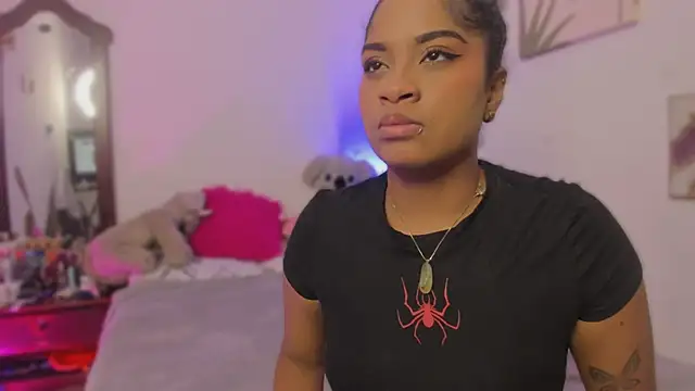 Snapshot of camilafoox7 chatting on 13, 10, 2025 camilafoox7 online show from 13, 10, 2025