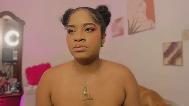 Snapshot of camilafoox7 chatting on 14, 10, 2025 camilafoox7 online show from 14, 10, 2025