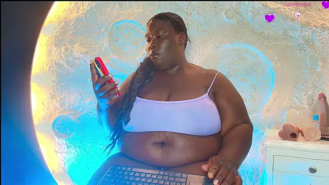 Snapshot of CarolinaGomez_ chatting on 27, 10, 2025 CarolinaGomez online show from 27, 10, 2025