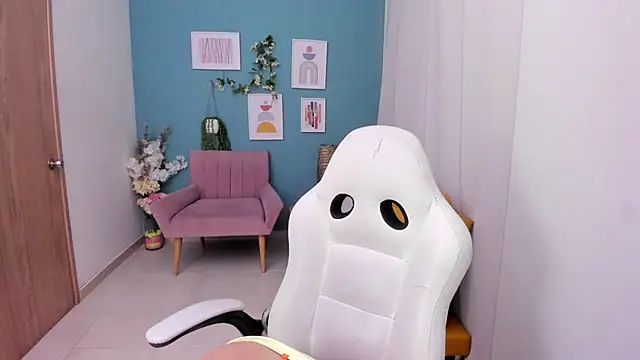 Snapshot of Victoria_Jonnesss chatting on 4, 11, 2025 Victoria Jonnesss online show from 4, 11, 2025