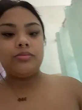 Snapshot of kiaradanielaxx chatting on 30, 10, 2025 kiaradanielaxx online show from 30, 10, 2025