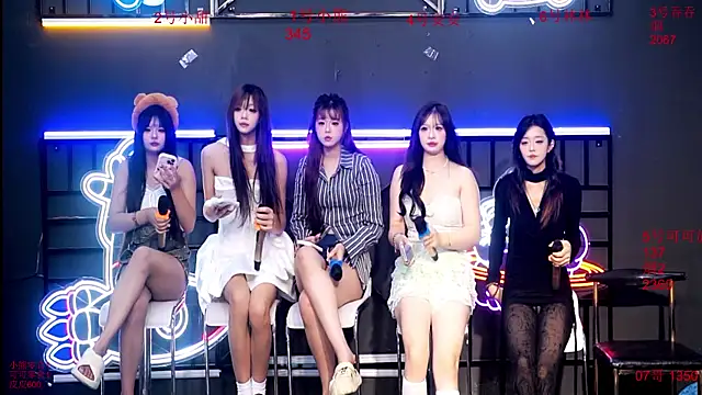 Snapshot of Shinygirls_777 chatting on 24, 9, 2025 Shinygirls 777 online show from 24, 9, 2025