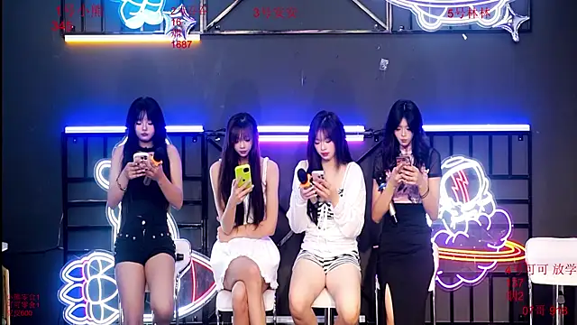 Snapshot of Shinygirls_777 chatting on 25, 9, 2025 Shinygirls 777 online show from 25, 9, 2025