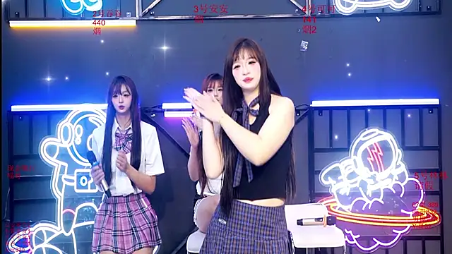 Snapshot of Shinygirls_777 chatting on 28, 9, 2025 Shinygirls 777 online show from 28, 9, 2025