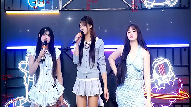 Snapshot of Shinygirls_777 chatting on 2, 10, 2025 Shinygirls 777 online show from 2, 10, 2025