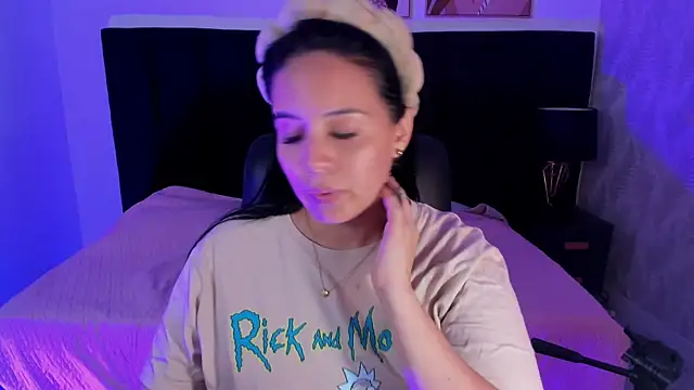 Snapshot of camiladuke7 chatting on 22, 10, 2025 camiladuke7 online show from 22, 10, 2025