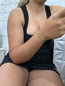 Valeriacris online show from 23, 4, 2026