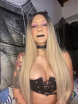 Snapshot of liahouses chatting on 22, 10, 2025 liahouses online show from 22, 10, 2025