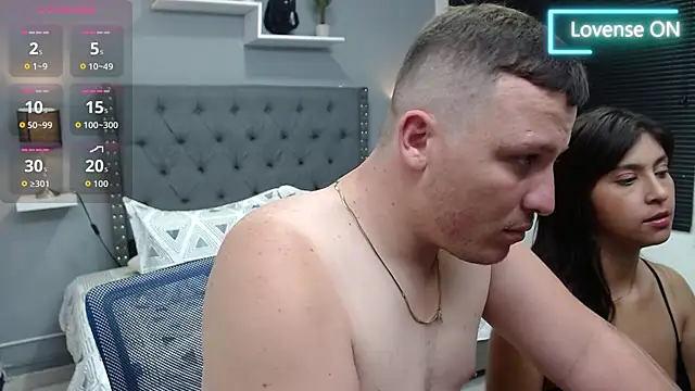 Snapshot of scarlett_and_justin chatting on 22, 9, 2025 scarlett and justin online show from 22, 9, 2025