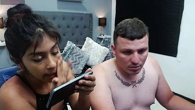 Snapshot of scarlett_and_justin chatting on 29, 9, 2025 scarlett and justin online show from 29, 9, 2025