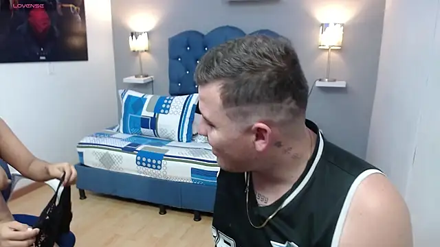 Snapshot of scarlett_and_justin chatting on 25, 10, 2025 scarlett and justin online show from 25, 10, 2025