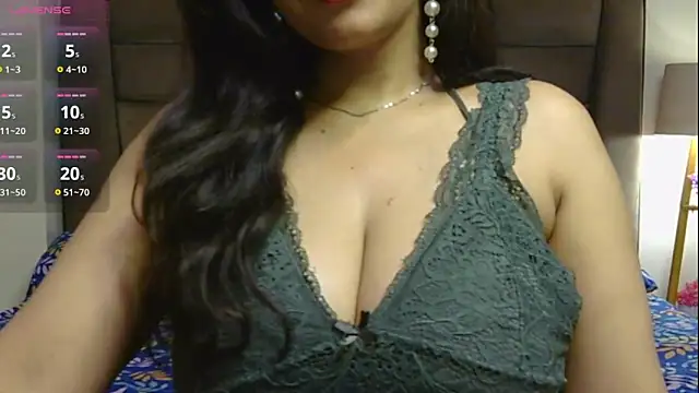 Snapshot of Hey_Jully chatting on 30, 4, 2026 Hey Jully online show from 30, 4, 2026