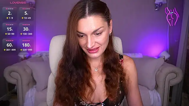 Snapshot of EllaGoldenn chatting on 3, 10, 2025 EllaGoldenn online show from 3, 10, 2025