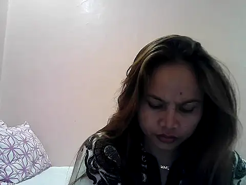 Snapshot of Amarrahlyn chatting on 25, 10, 2025 Amarrahlyn online show from 25, 10, 2025