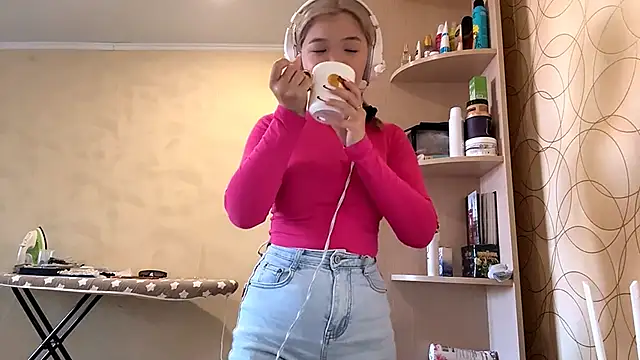 CarolannSide online show from 23, 9, 2025