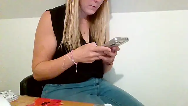 Snapshot of Coquinette62 chatting on 6, 10, 2025 Coquinette62 online show from 6, 10, 2025