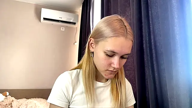 Snapshot of TwinedPeril chatting on 11, 10, 2025 TwinedPeril online show from 11, 10, 2025