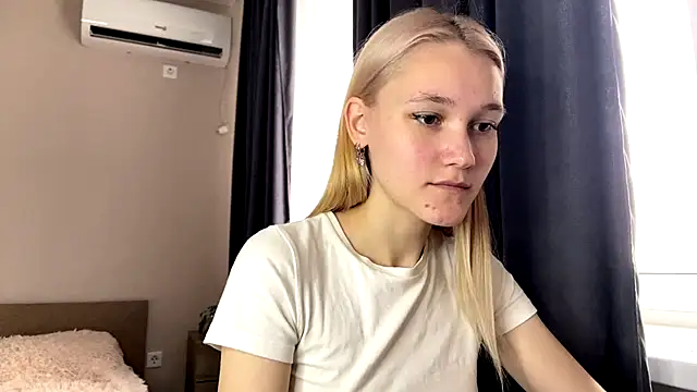 Snapshot of TwinedPeril chatting on 14, 10, 2025 TwinedPeril online show from 14, 10, 2025