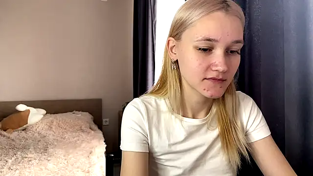 Snapshot of TwinedPeril chatting on 15, 10, 2025 TwinedPeril online show from 15, 10, 2025