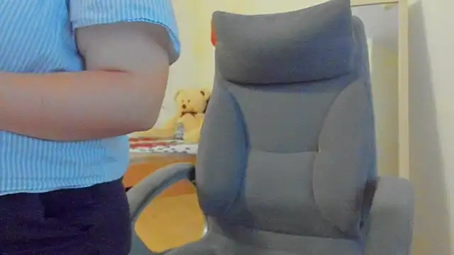 Snapshot of Liza-Mendez chatting on 8, 11, 2025 Liza-Mendez online show from 8, 11, 2025