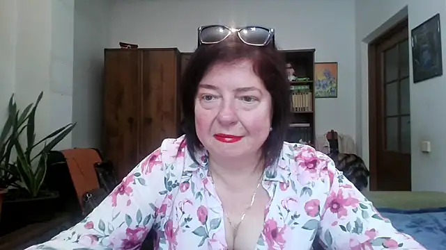 Snapshot of Violet_Pulse chatting on 1, 4, 2026 Violet Pulse online show from 1, 4, 2026