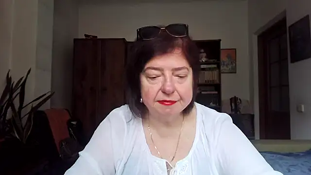 Snapshot of Violet_Pulse chatting on 4, 4, 2026 Violet Pulse online show from 4, 4, 2026