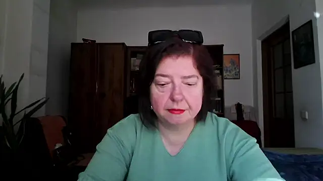 Snapshot of Violet_Pulse chatting on 6, 4, 2026 Violet Pulse online show from 6, 4, 2026