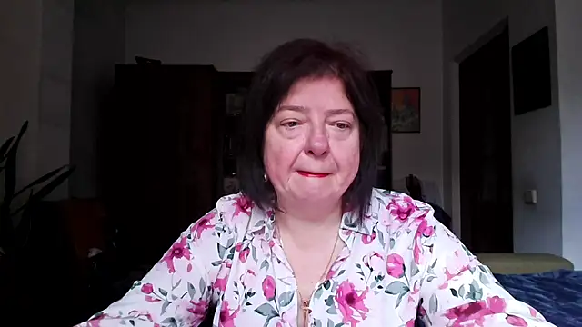 Snapshot of Violet_Pulse chatting on 8, 4, 2026 Violet Pulse online show from 8, 4, 2026