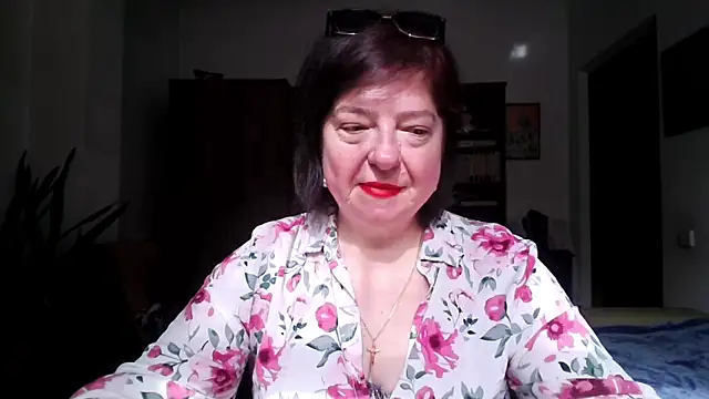 Snapshot of Violet_Pulse chatting on 10, 4, 2026 Violet Pulse online show from 10, 4, 2026