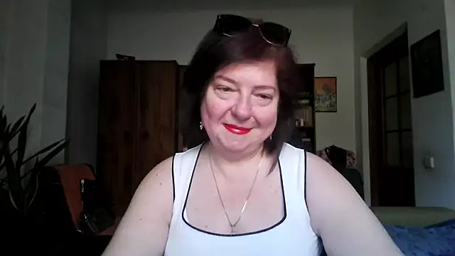 Snapshot of Violet_Pulse chatting on 28, 4, 2026 Violet Pulse online show from 28, 4, 2026