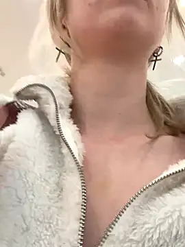 Snapshot of RonnieKiss chatting on 22, 9, 2025 RonnieKiss online show from 22, 9, 2025