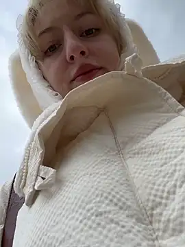 Snapshot of RonnieKiss chatting on 3, 10, 2025 RonnieKiss online show from 3, 10, 2025