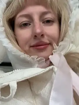 Snapshot of RonnieKiss chatting on 6, 10, 2025 RonnieKiss online show from 6, 10, 2025