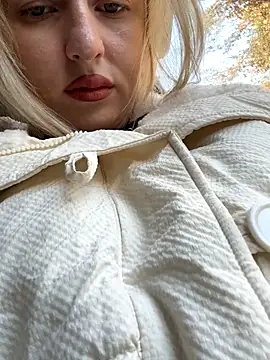 Snapshot of RonnieKiss chatting on 8, 10, 2025 RonnieKiss online show from 8, 10, 2025