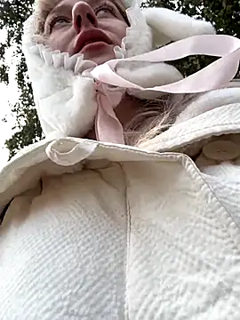 Snapshot of RonnieKiss chatting on 10, 10, 2025 RonnieKiss online show from 10, 10, 2025