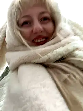 Snapshot of RonnieKiss chatting on 13, 10, 2025 RonnieKiss online show from 13, 10, 2025