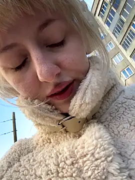 Snapshot of RonnieKiss chatting on 17, 10, 2025 RonnieKiss online show from 17, 10, 2025