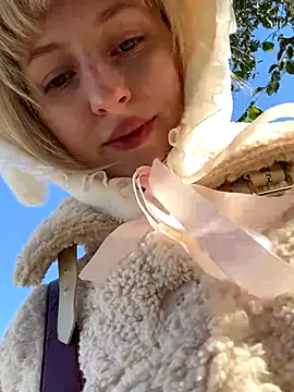 Snapshot of RonnieKiss chatting on 20, 10, 2025 RonnieKiss online show from 20, 10, 2025