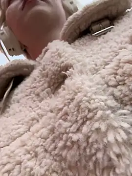 Snapshot of RonnieKiss chatting on 27, 10, 2025 RonnieKiss online show from 27, 10, 2025