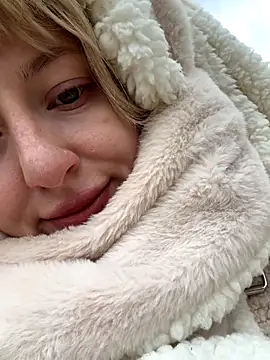 Snapshot of RonnieKiss chatting on 28, 10, 2025 RonnieKiss online show from 28, 10, 2025