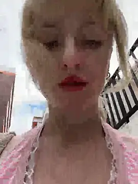 Snapshot of RonnieKiss chatting on 21, 11, 2025 RonnieKiss online show from 21, 11, 2025