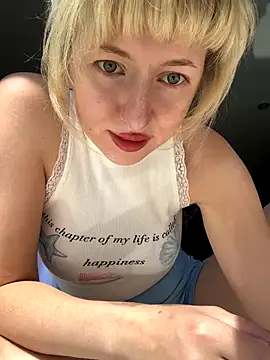 Snapshot of RonnieKiss chatting on 19, 12, 2025 RonnieKiss online show from 19, 12, 2025