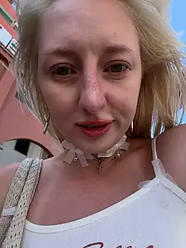 Snapshot of RonnieKiss chatting on 8, 1, 2026 RonnieKiss online show from 8, 1, 2026