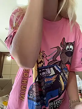 Snapshot of RonnieKiss chatting on 10, 1, 2026 RonnieKiss online show from 10, 1, 2026