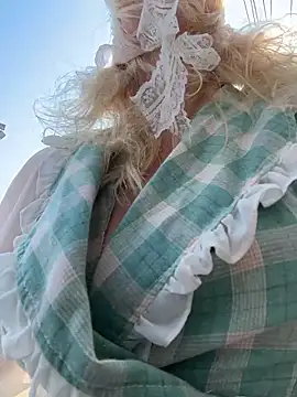 Snapshot of RonnieKiss chatting on 4, 2, 2026 RonnieKiss online show from 4, 2, 2026