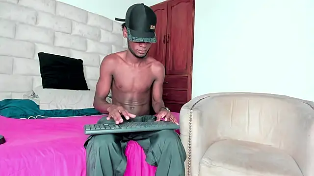 Snapshot of BennBrown chatting on 2, 10, 2025 BennBrown online show from 2, 10, 2025