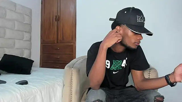 Snapshot of BennBrown chatting on 15, 10, 2025 BennBrown online show from 15, 10, 2025